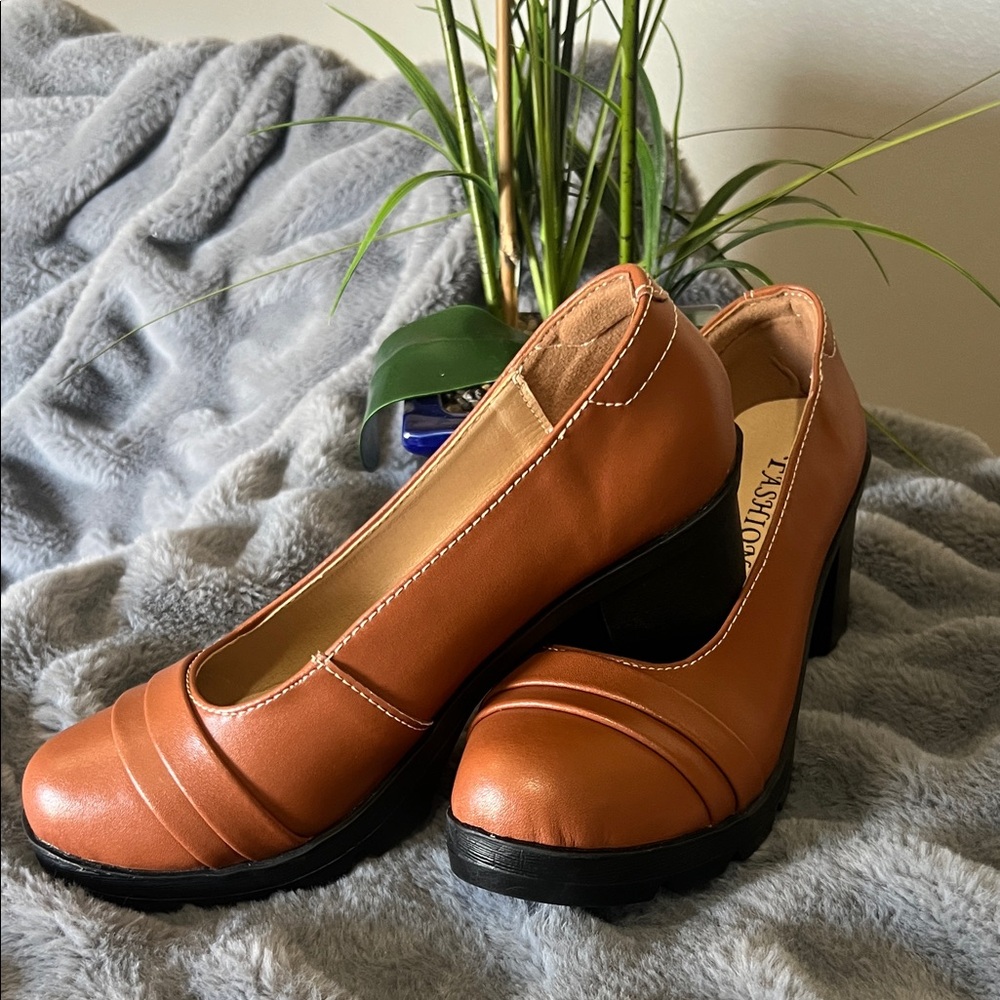 Mary Janes Tan Platform Mid Heels NWOT retail $39